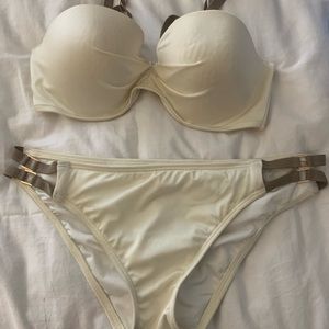 Victoria’s Secret bikini